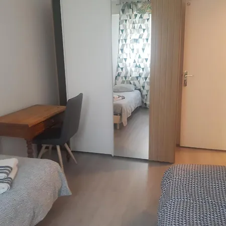 Spacieux Et Lumineux T5 Avec 4 Chambres, Au Centre-ville De Mulhouse, Grand Balcon, Grand Ecran Plat Mulhouse