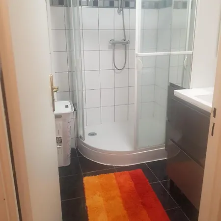 Spacieux Et Lumineux T5 Avec 4 Chambres, Au Centre-ville De Mulhouse, Grand Balcon, Grand Ecran Plat * Mulhouse