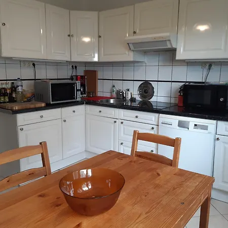 Spacieux Et Lumineux T5 Avec 4 Chambres, Au Centre-ville De Mulhouse, Grand Balcon, Grand écran Plat Appartamento