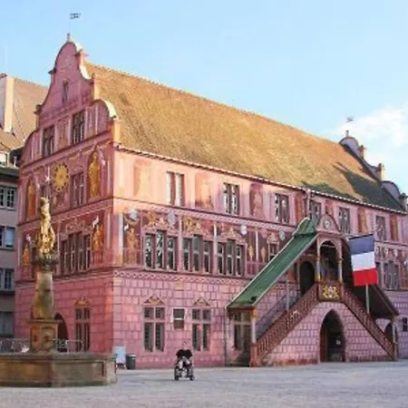 Spacieux Et Lumineux T5 Avec 4 Chambres, Au Centre-ville De Mulhouse, Grand Balcon, Grand écran Plat *