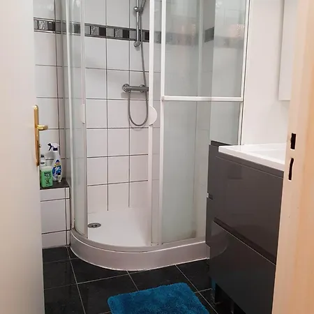 Spacieux Et Lumineux T5 Avec 4 Chambres, Au Centre-ville De Mulhouse, Grand Balcon, Grand Ecran Plat * Mulhouse