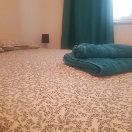 Spacieux Et Lumineux T5 Avec 4 Chambres, Au Centre-ville De Mulhouse, Grand Balcon, Grand écran Plat * Mulhouse