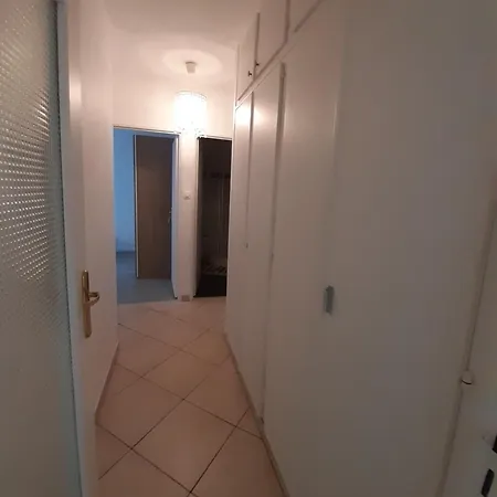 Spacieux Et Lumineux T5 Avec 4 Chambres, Au Centre-ville De Mulhouse, Grand Balcon, Grand Ecran Plat *