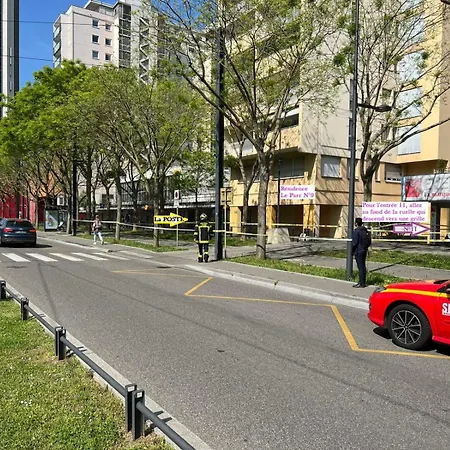 Appartamento Spacieux Et Lumineux T5 Avec 4 Chambres, Au Centre-ville De Mulhouse, Grand Balcon, Grand écran Plat Mulhouse