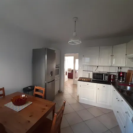 Spacieux Et Lumineux T5 Avec 4 Chambres, Au Centre-ville De Mulhouse, Grand Balcon, Grand Ecran Plat Apartment Mulhouse