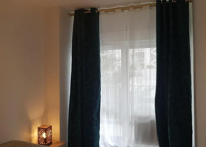 Appartamento Spacieux Et Lumineux T5 Avec 4 Chambres, Au Centre-ville De Mulhouse, Grand Balcon, Grand écran Plat