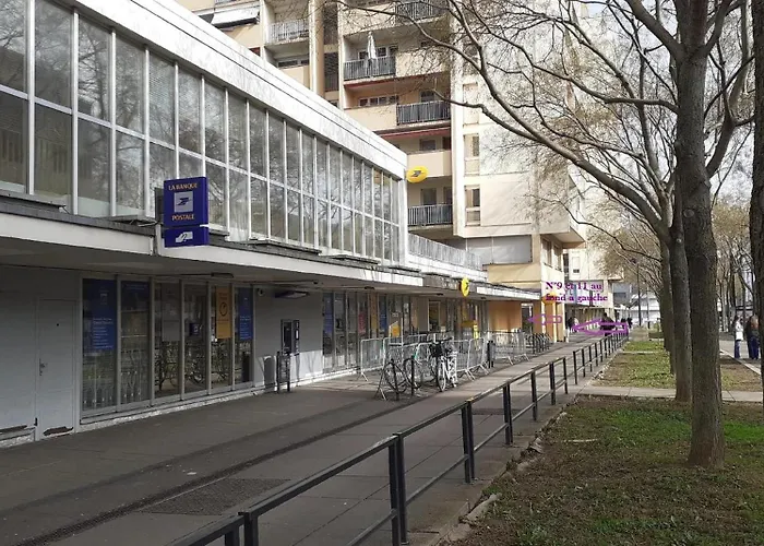 Spacieux Et Lumineux T5 Avec 4 Chambres, Au Centre-ville De Mulhouse, Grand Balcon, Grand écran Plat